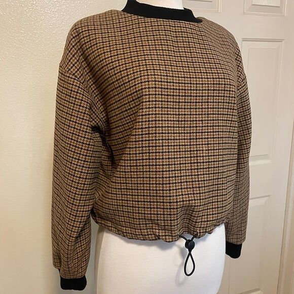 Bershka Long Sleeve Sweater Size Small – Stylish and Comfortable - Picture 2 of 4